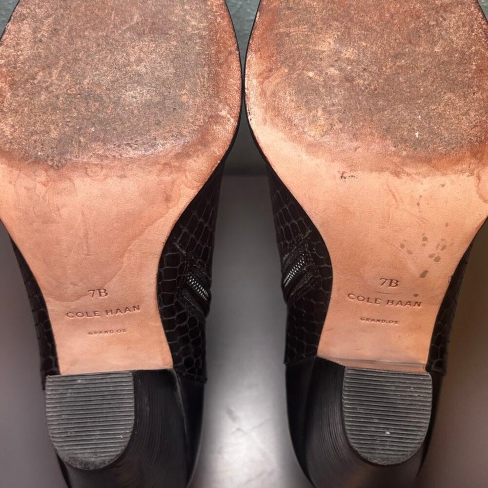 Cole Haan Grand.OS Black Embossed Snakeskin Ankle Boots Block Heel 7 - Picture 7 of 8